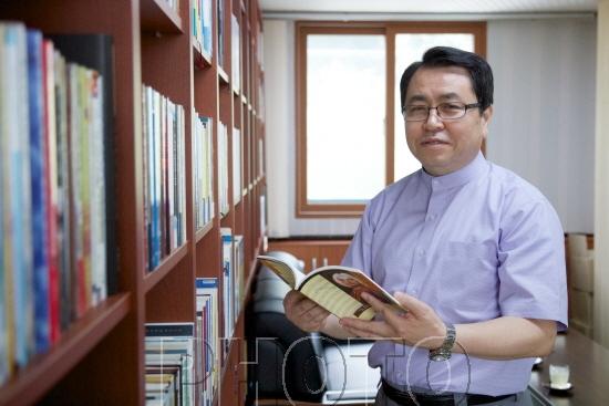 황원찬 총장.jpg